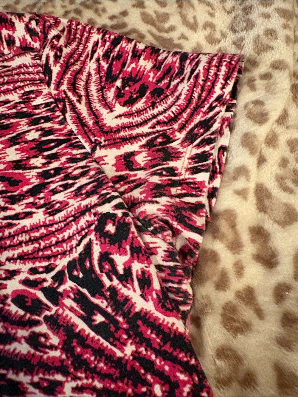 Kim Rogers Pink and Black Animal Print Short Sleeve Top Size Large - Picture 3 of 4